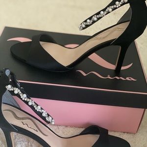 Nina black pumps